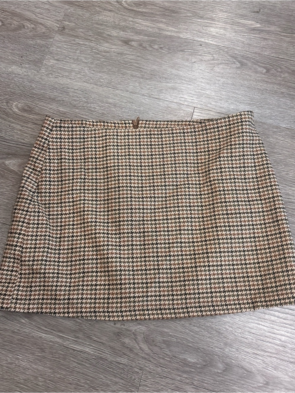 Brandy Melville Houndstooth Mini Skirt - Beige & Black
